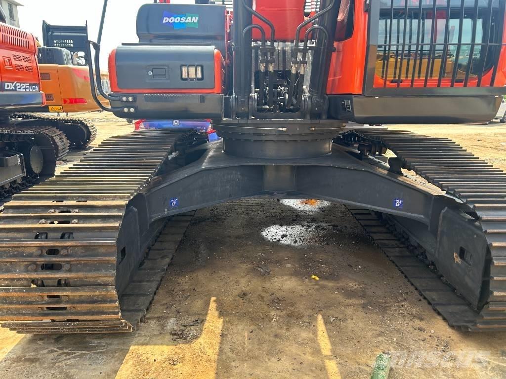 Doosan DX 225 LC Верижен екскаватор