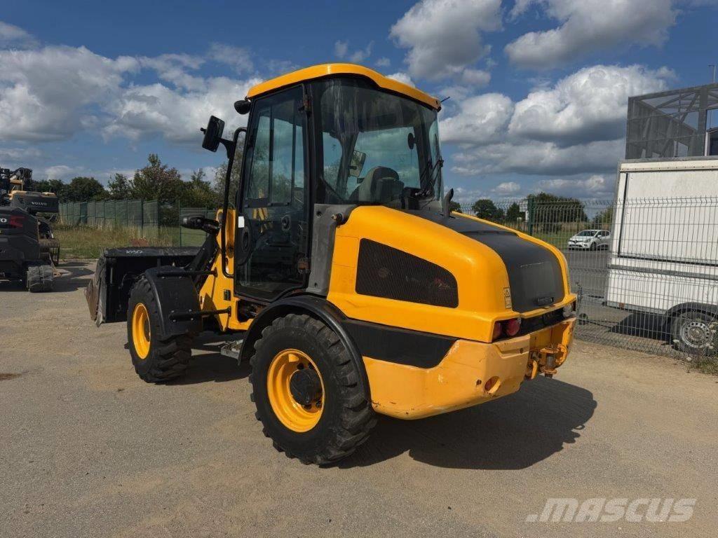 JCB 406 T4 Колесни товарачи