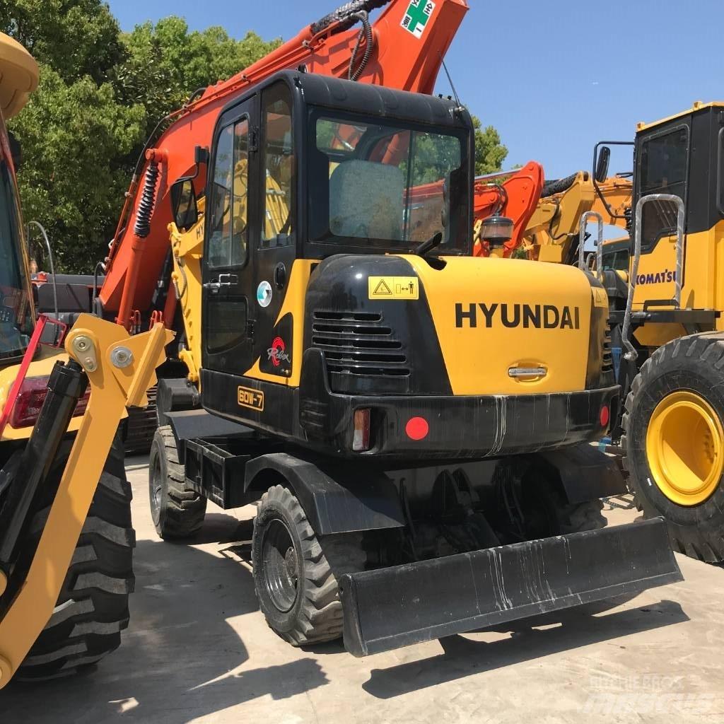 Hyundai 60 W Колесни екскаватори