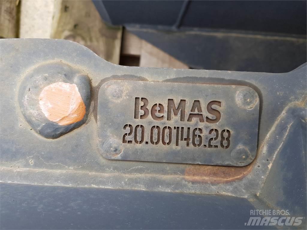 TL 500 SW010 Товарачи със заден ескаватор