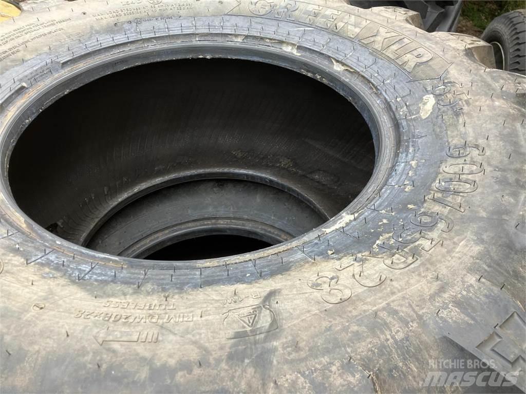 BKT 600/65R28 Колелета/Гуми