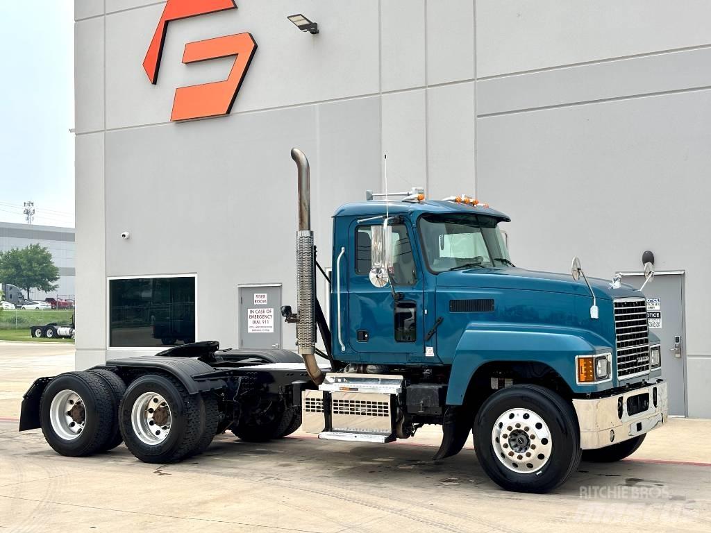 Mack Pinnacle Влекачи