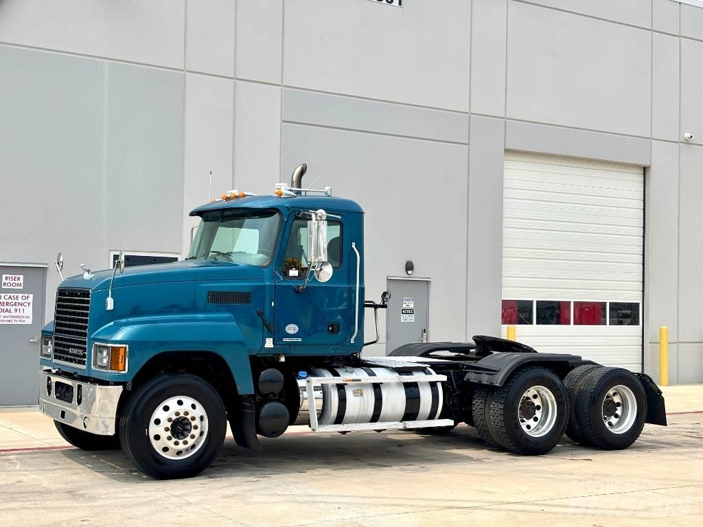 Mack Pinnacle Влекачи