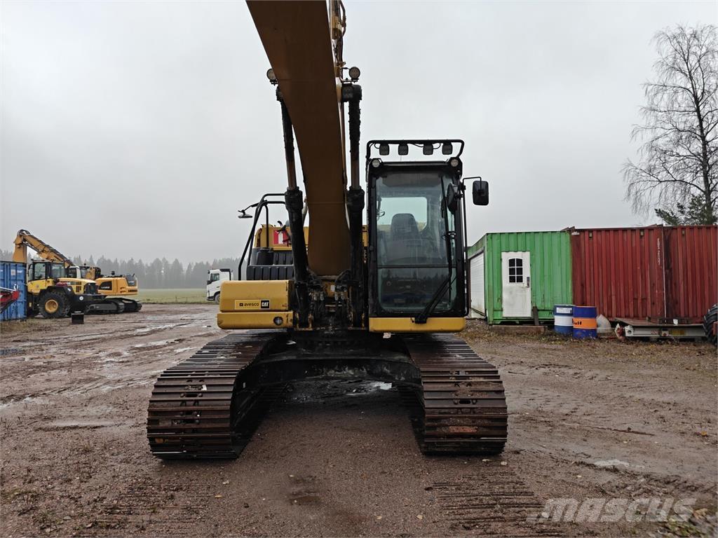 CAT 320 Верижен екскаватор
