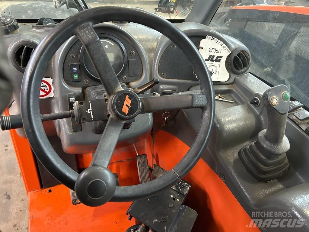 JLG 2505 H Телескопични товарачи