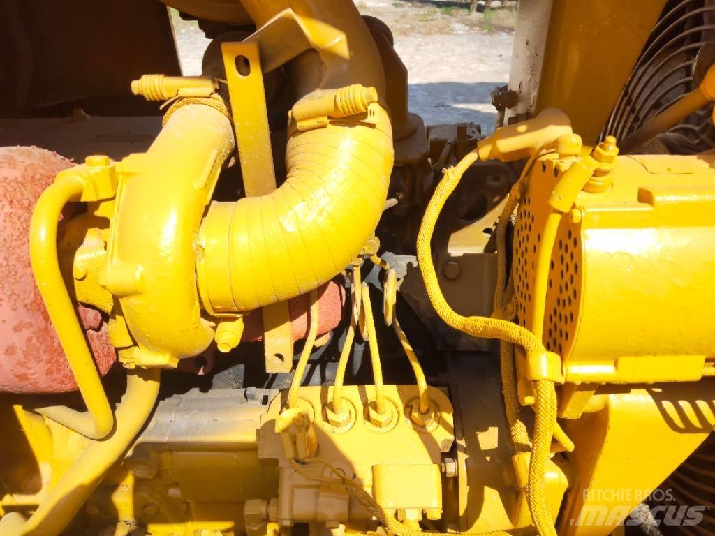 CAT D 4 H Верижни булдозери
