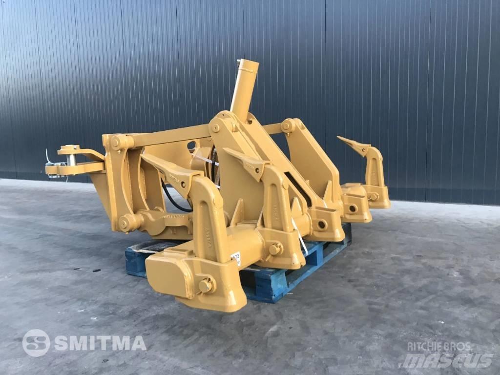 CAT 120M Скарификатор