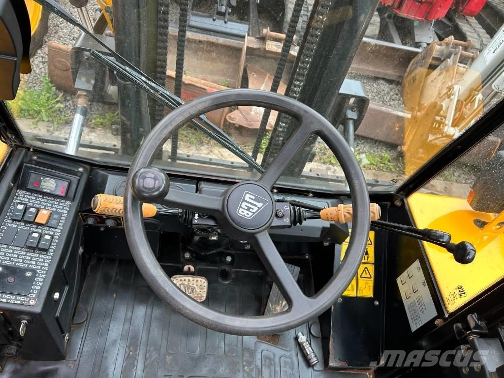 JCB 926 Камиони за херавни местности