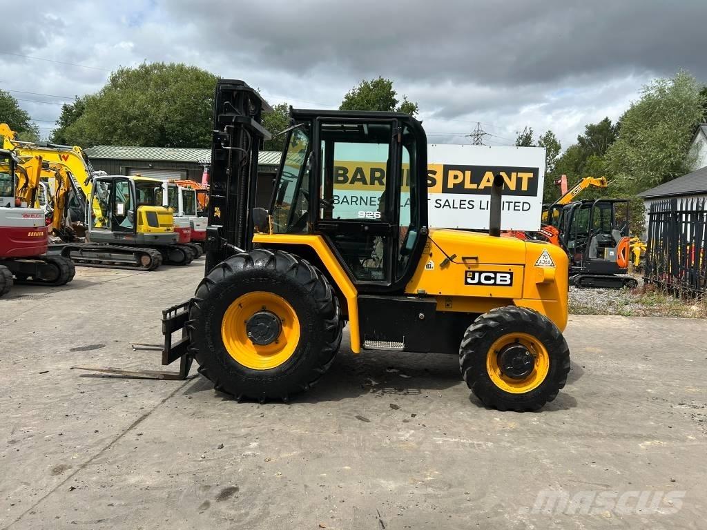 JCB 926 Камиони за херавни местности