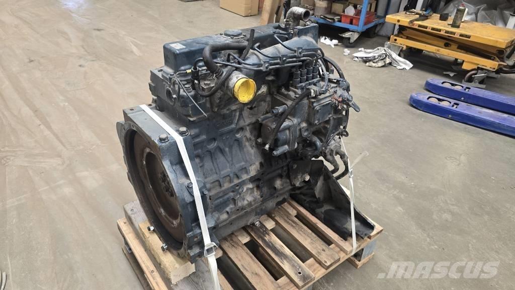Kubota V 2403 Двигатели