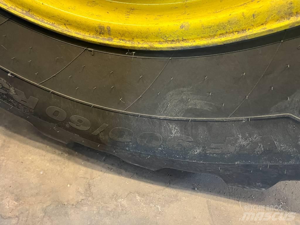 John Deere X9 1000 Комбайни