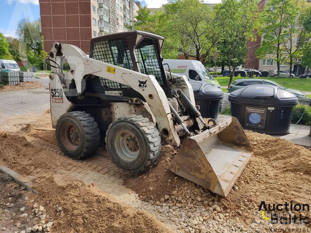 Bobcat S 250 Мини товарачи
