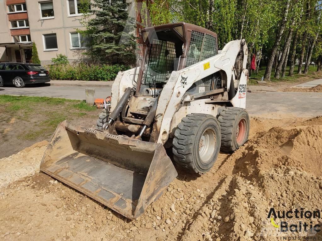 Bobcat S 250 Мини товарачи
