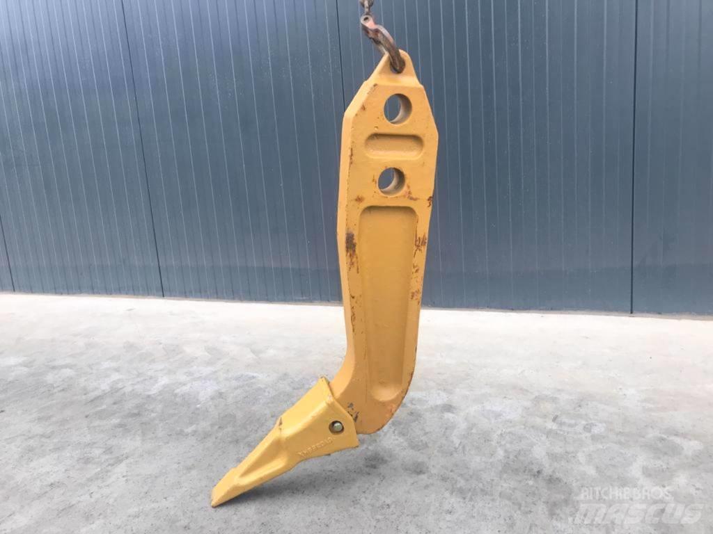 Komatsu D61 Shank Скарификатор