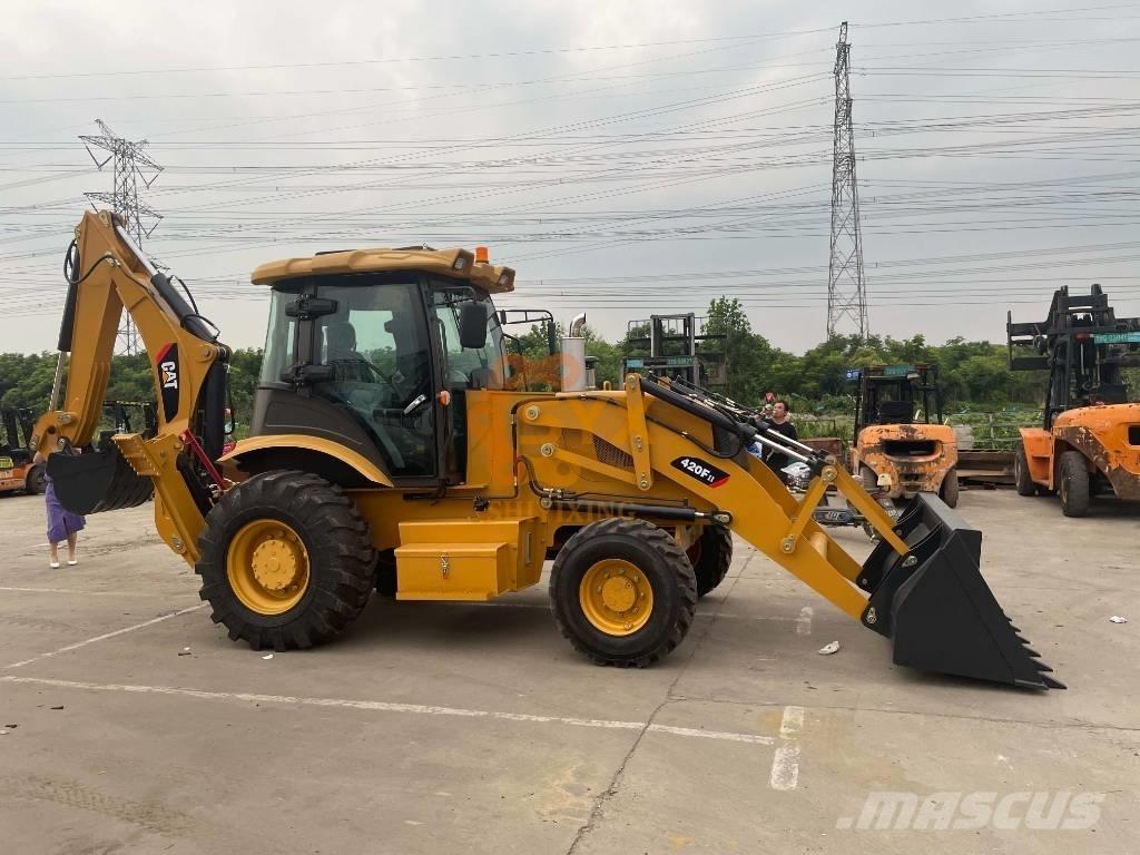 CAT 420 F Товарач със заден ексватор