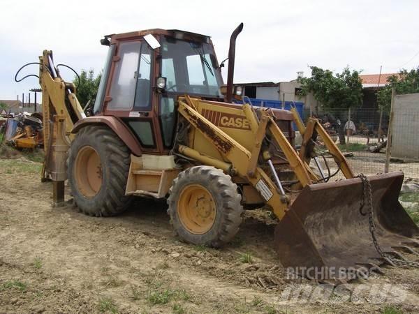 Case 580 SuperK Товарач със заден ексватор
