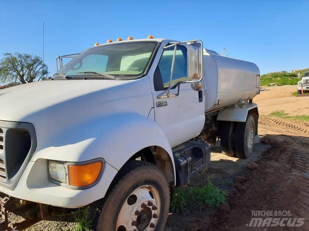 Ford F 750 Цистерни за вода
