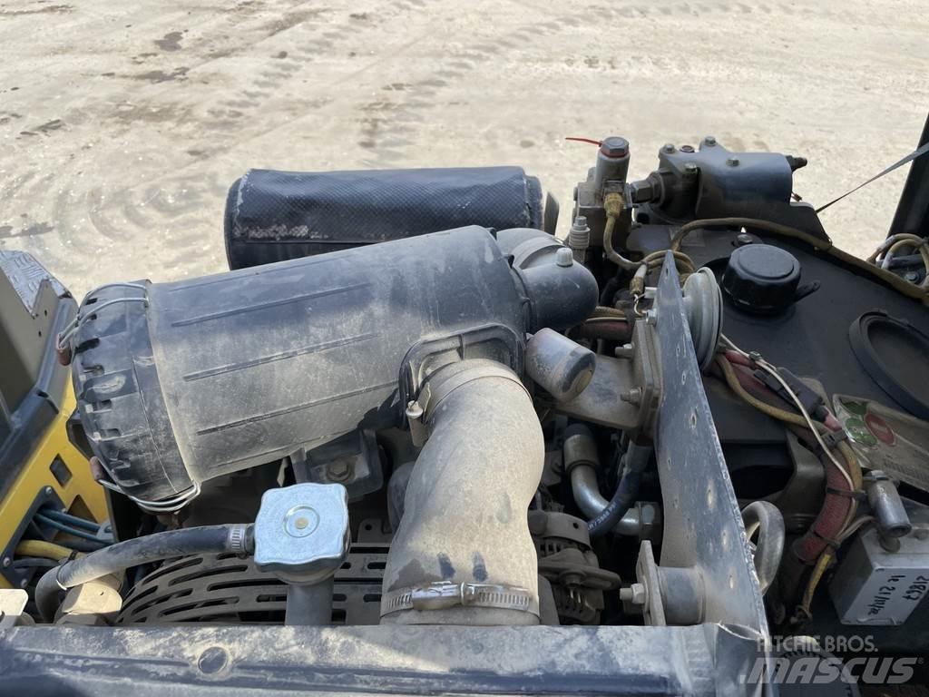 Bomag BW 100 AD-5 Двойни барабанни ролки
