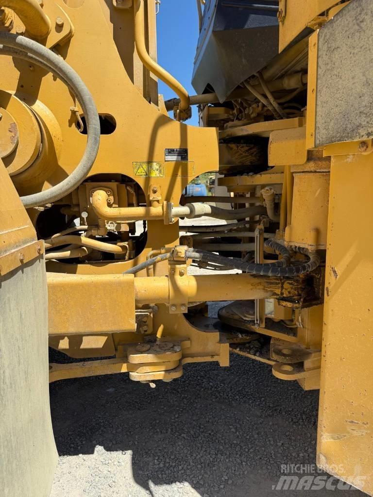 CAT 988 H Колесни товарачи