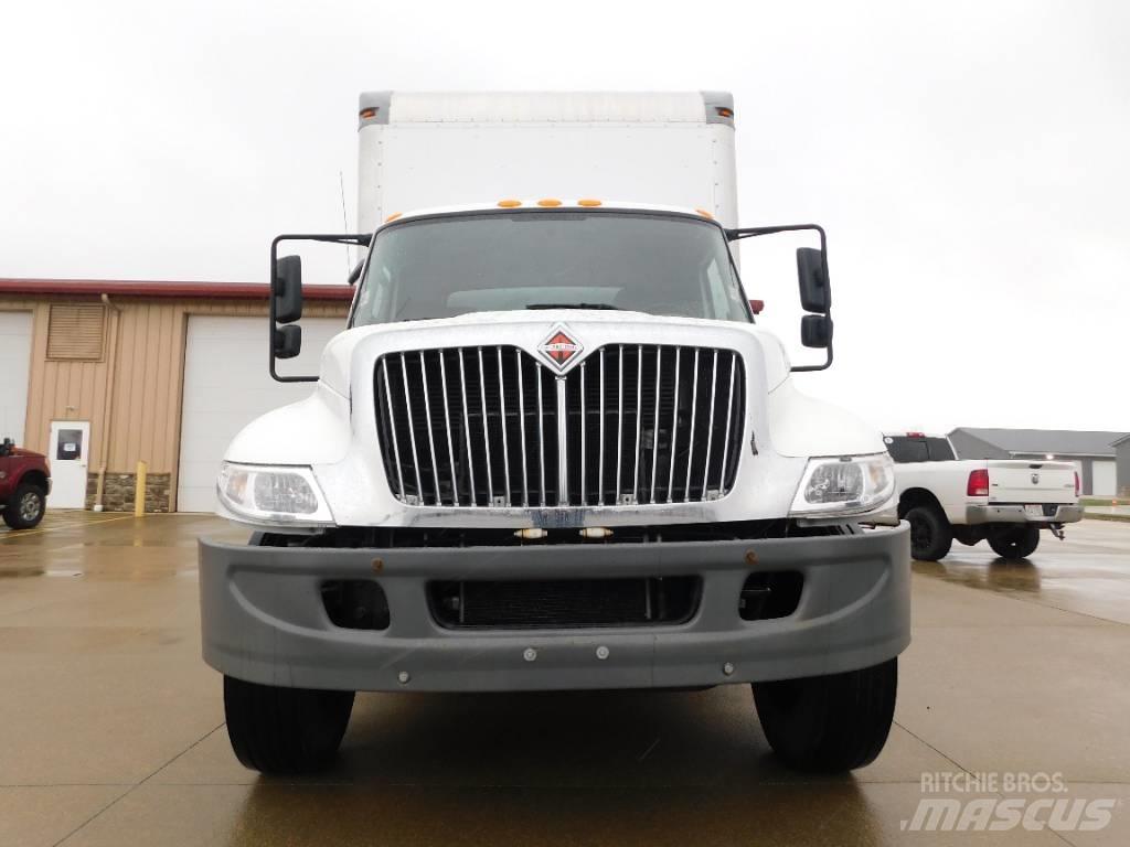 International 4300 Автофургони
