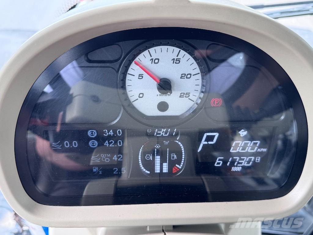 Massey Ferguson 7726 Трактори