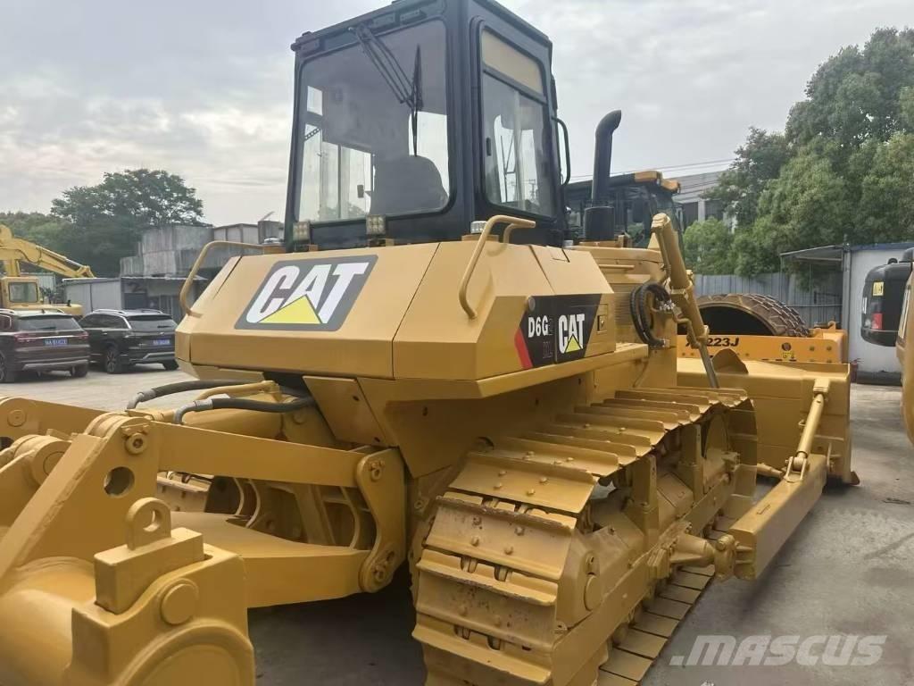 CAT D 6 G Верижни булдозери
