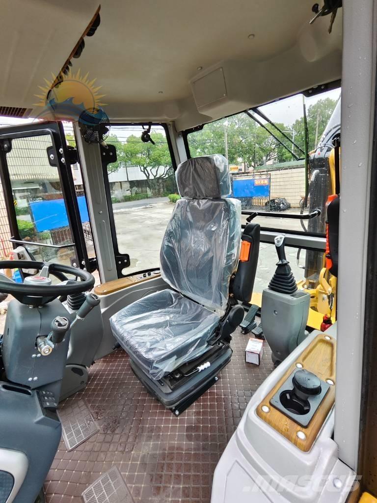 CAT 420F Товарач със заден ексватор