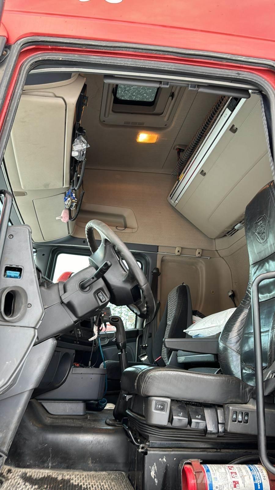 Scania R560 Камиони за дървени стърготини

