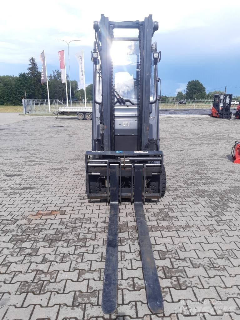 Linde E30HL Електрически вилични кари-повдигачи