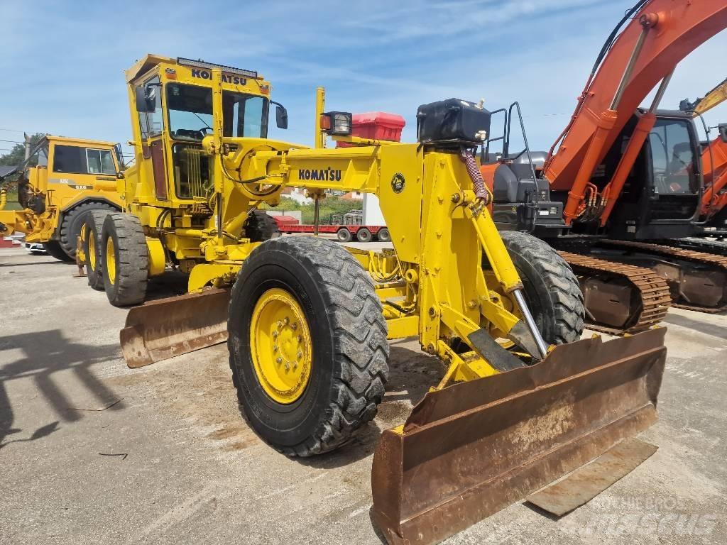 Komatsu GD 521 A-1 Грейдери