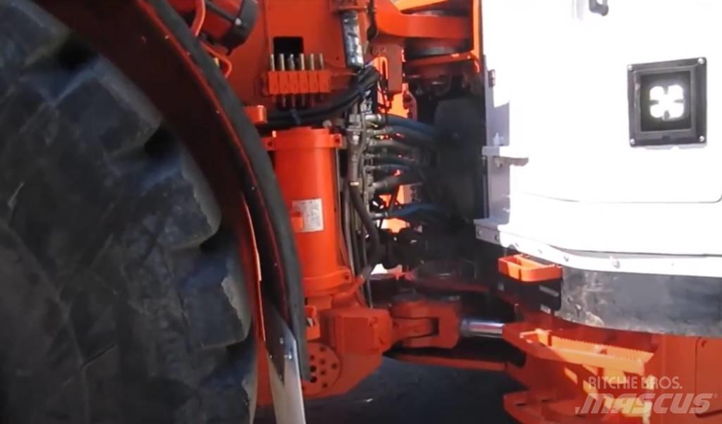 Sandvik LH 517 Подземни товарачи