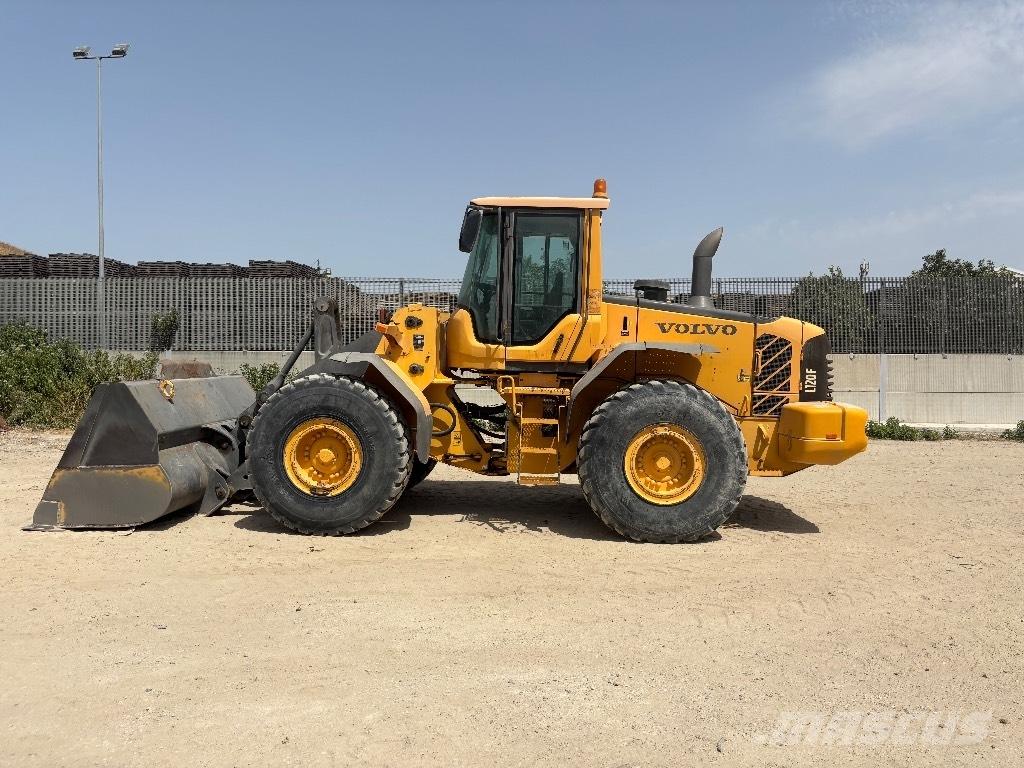 Volvo L 120 F Колесни товарачи