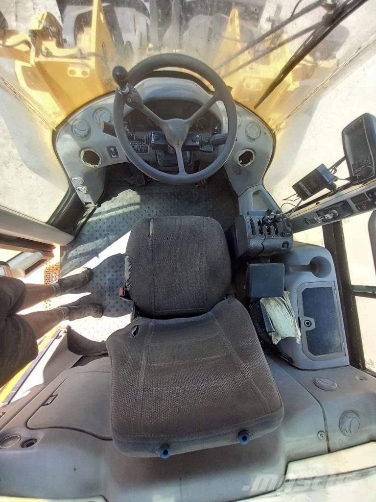 Volvo L 120 F Колесни товарачи