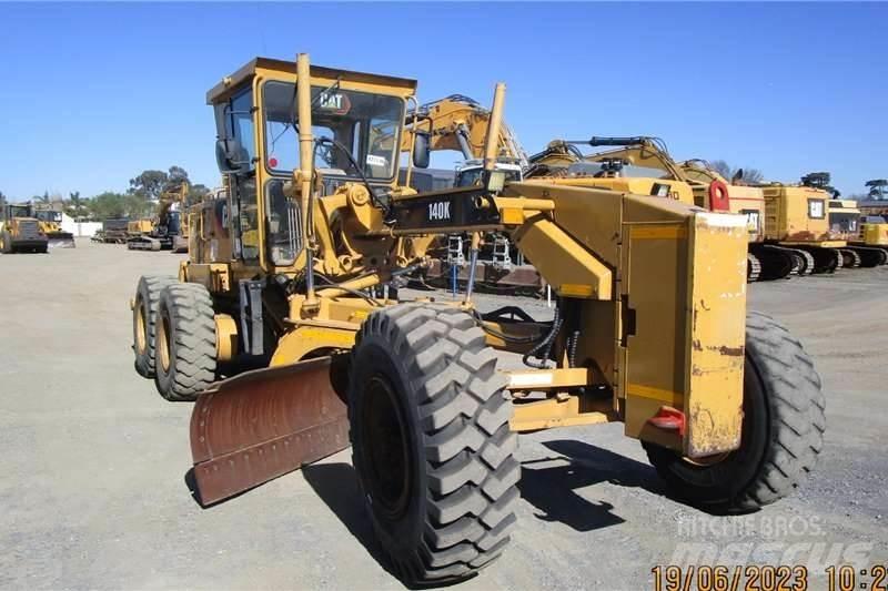 CAT 140K Грейдери