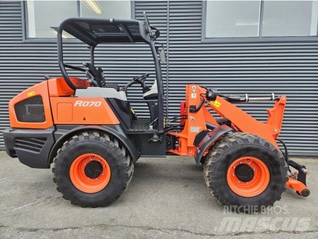 Kubota R 070 Колесни товарачи