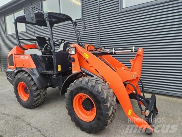 Kubota R 070 Колесни товарачи
