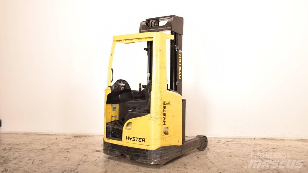 Hyster R 1.6 Ретрак/ Високоповдигач с изместване на вилката напред