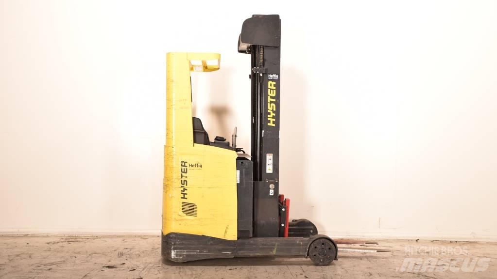 Hyster R 1.6 Ретрак/ Високоповдигач с изместване на вилката напред