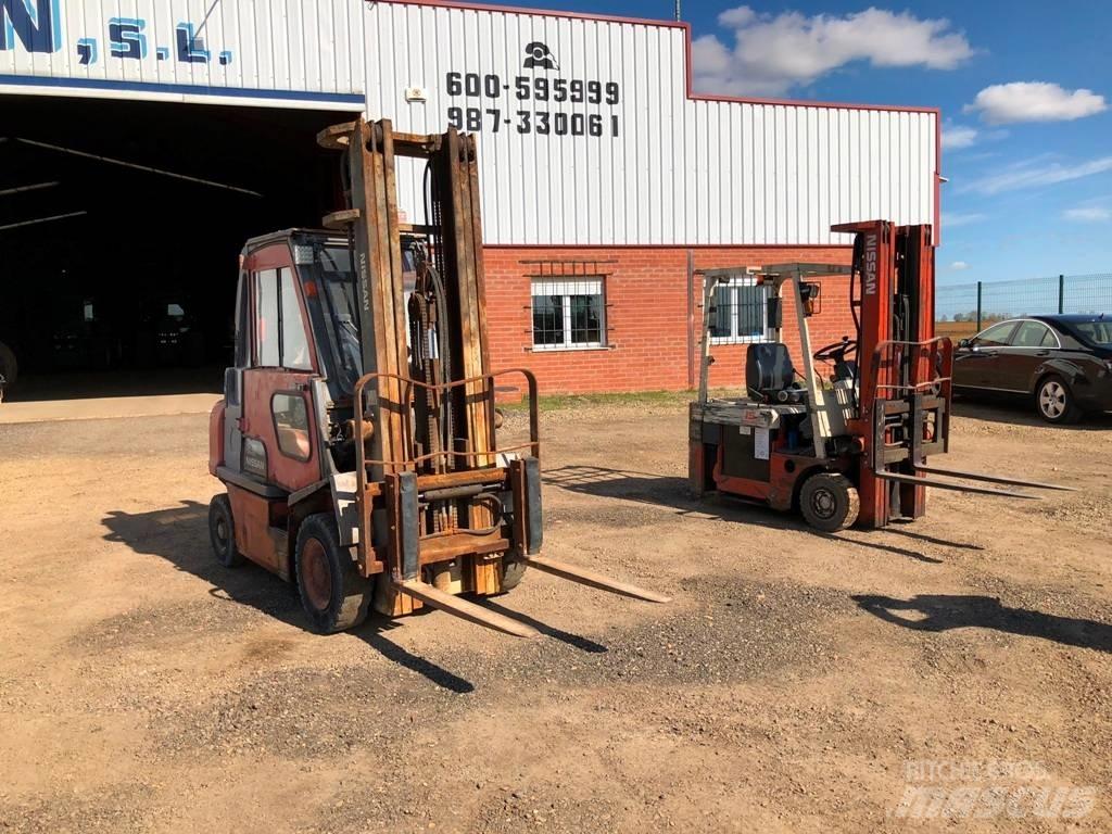 Nissan N01L15U3F515 Електрически вилични кари-повдигачи