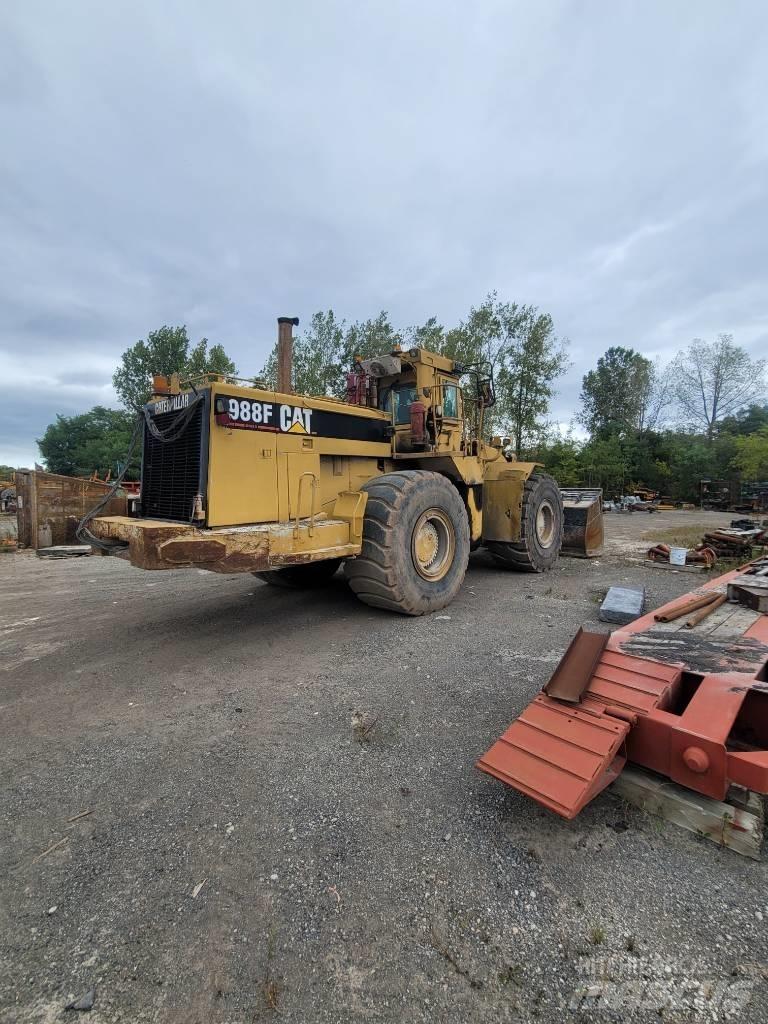 CAT 988 F Колесни товарачи