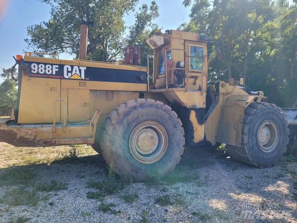 CAT 988 F Колесни товарачи