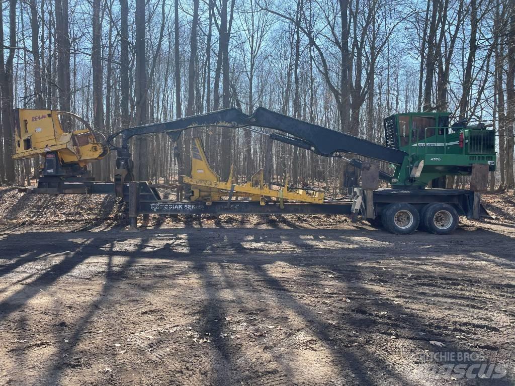 John Deere 437 D Товарачи с наклонена стрела
