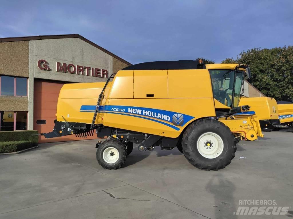 New Holland TC 5.90 Комбайни