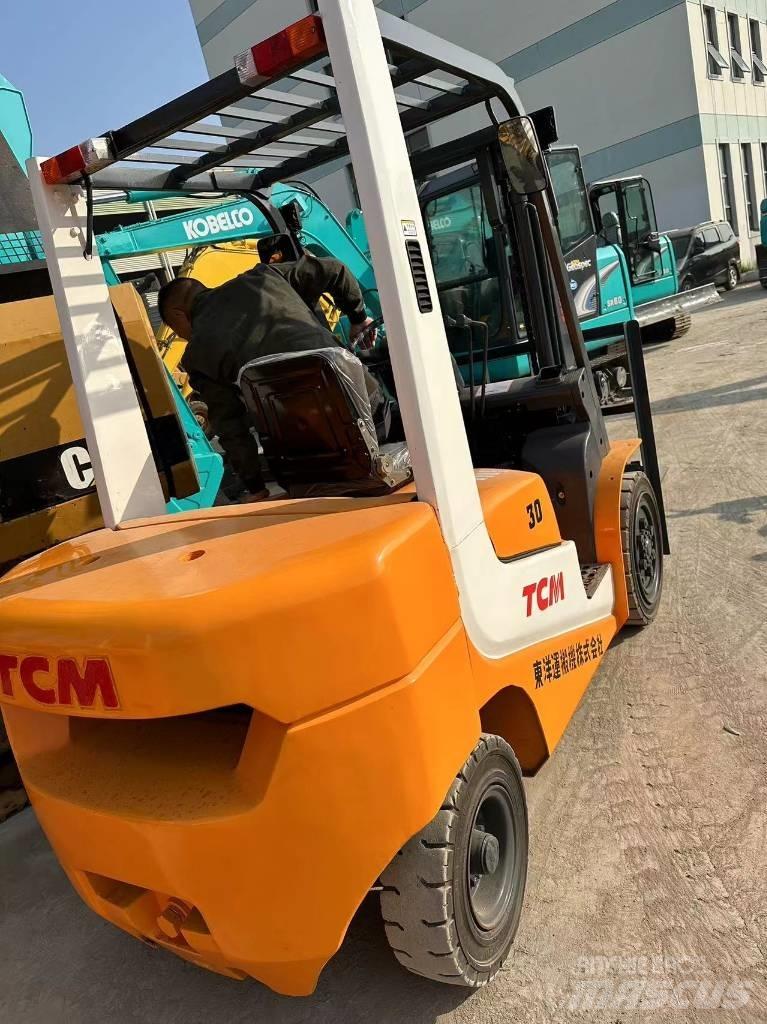 TCM FD30T6 Дизелови камиони