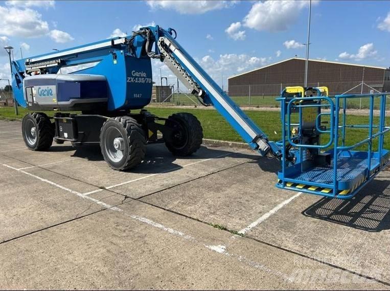 Genie ZX 135/70 Съчленени стрелови подемници