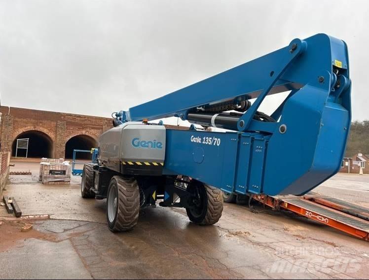 Genie ZX 135/70 Съчленени стрелови подемници
