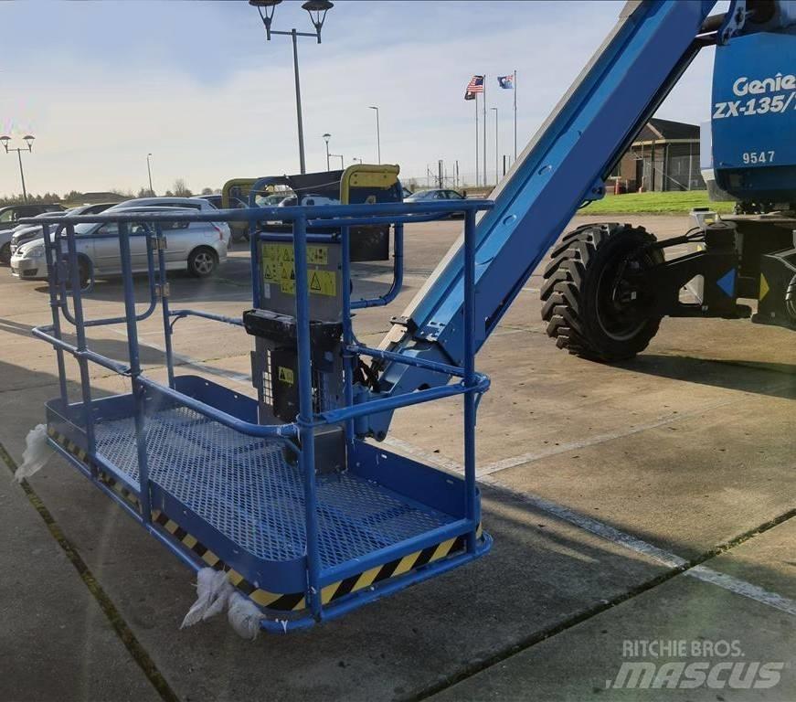 Genie ZX 135/70 Съчленени стрелови подемници