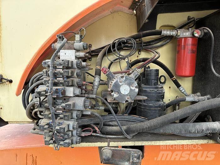 JLG 800AJ Съчленени стрелови подемници