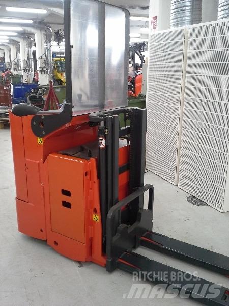 Linde L12LS-03 Самоходни товарачи