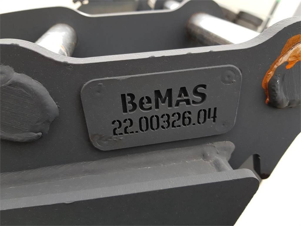 TL 300 SW010 Товарачи със заден ескаватор